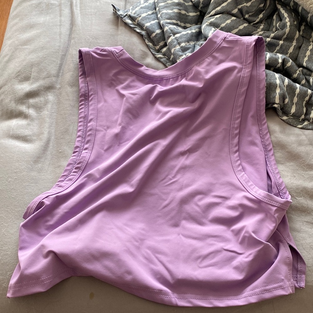 Amazon workout muscle crop
